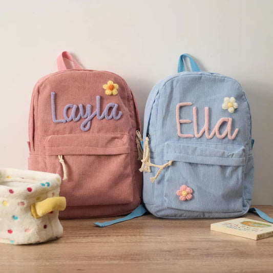 KNIT & CARRY – Personalized Knitted Backpack